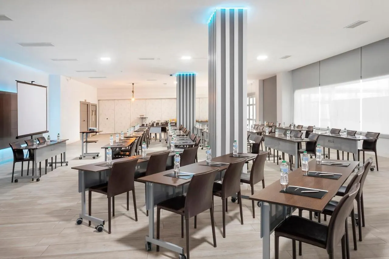 ***  Hotel Madrid Chamartín, Affiliated by Meliá Espanha