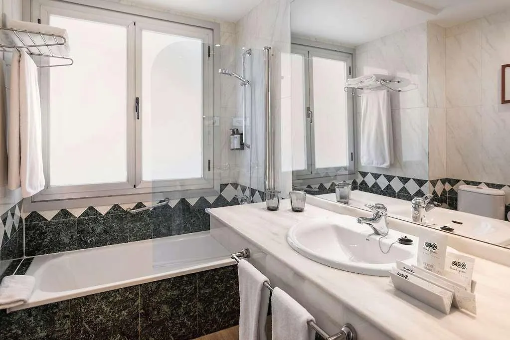 Hotel Madrid Chamartin, Affiliated By Melia
