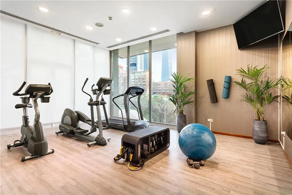 Hotel Madrid Chamartin, Affiliated By Melia